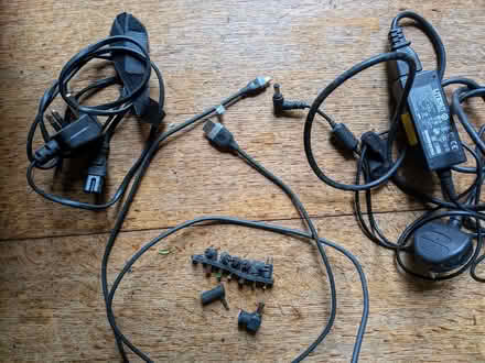 Photo of free more electric connecting stuff (Sharrow S11) #2