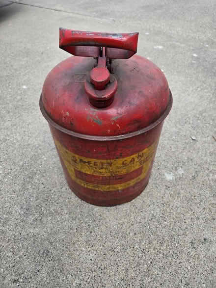 Photo of free 5-gallon safety can for fuel (Howell) #1