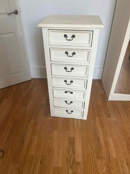 Photo of free tall & medium shabby chic drawers (Battersea SW11) #2