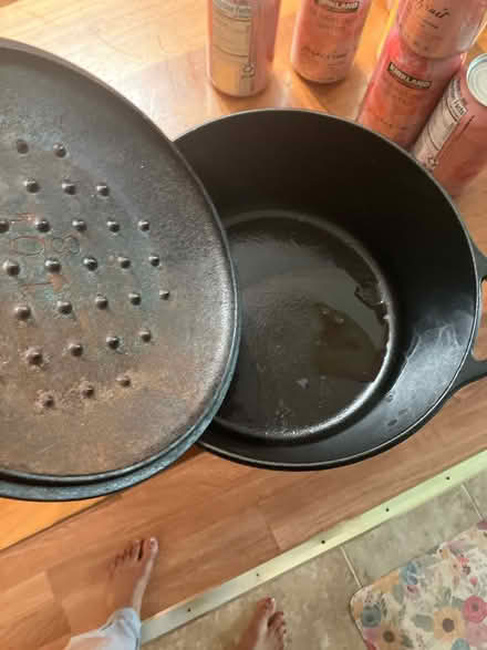 Photo of free Lodge Cast Iron Dutch Oven (East Harlem) #3