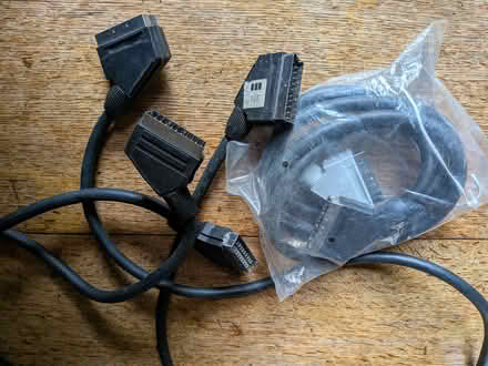 Photo of free more electric connecting stuff (Sharrow S11) #4