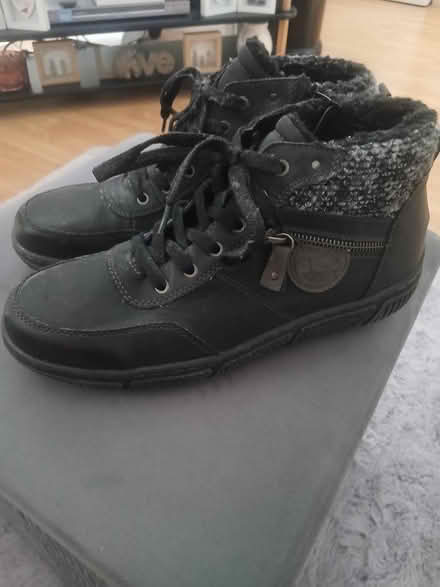 Photo of free ladies boots (RG6 Lower Earley) #1