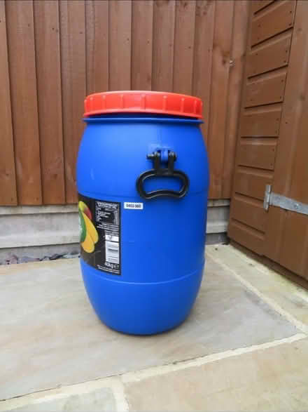 Photo of Small barrel with screw lid (BH21) #1