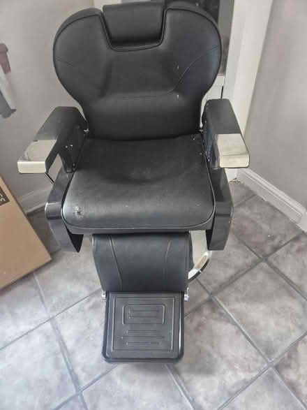 Photo of free Barber chair (Ballingry KY5) #1