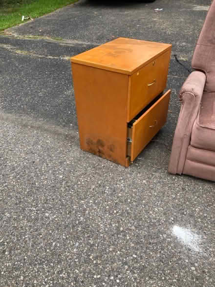 Photo of free Misc.furniture (Maple and drake area) #3