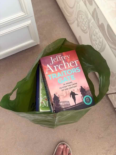 Photo of free 2 bags of assorted books (Edenbridge TN8) #2