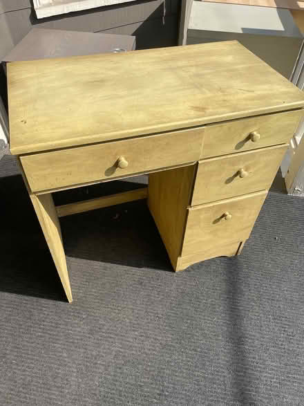 Photo of free Various pieces of furniture (West Medford) #4