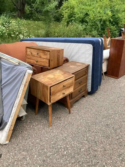 Photo of free Misc.furniture (Maple and drake area) #4
