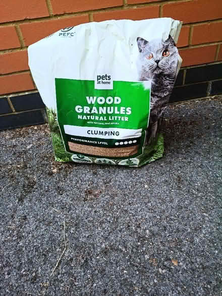 Photo of free Half a bag of wood granules litter (Haywood RG12) #1