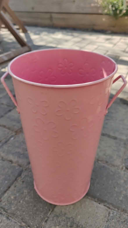 Photo of free Tall pink vase (Baldock (SG7)) #1