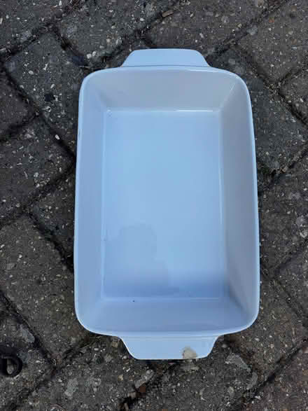 Photo of free White baking dish (Poulner, Ringwood) #1