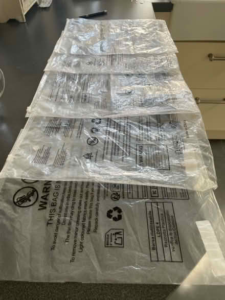 Photo of free 5 zip bags 26cm x35cm (Welling DA16) #2