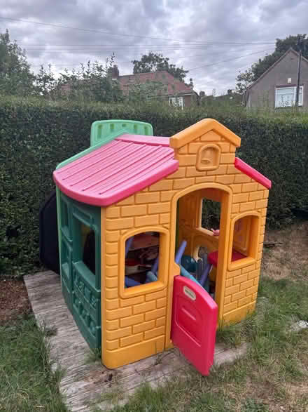 Photo of free Play house (Parson Cross S5) #1