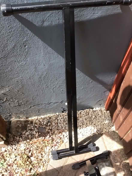 Photo of free Key board stand and guitar stand (Wellington TA219AR) #2