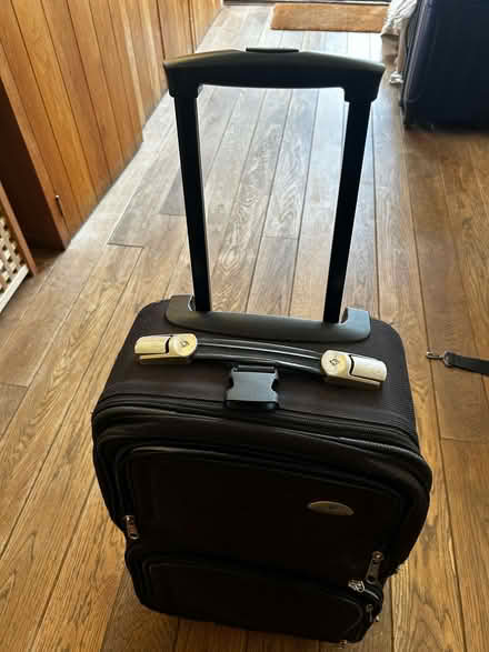 Photo of free Samsonite small wheelie suitcase with insert and small bag (Hildenborough TN11) #3