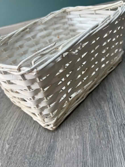 Photo of free White Wicker Storage basket. Good condition. (Southsea PO4) #4