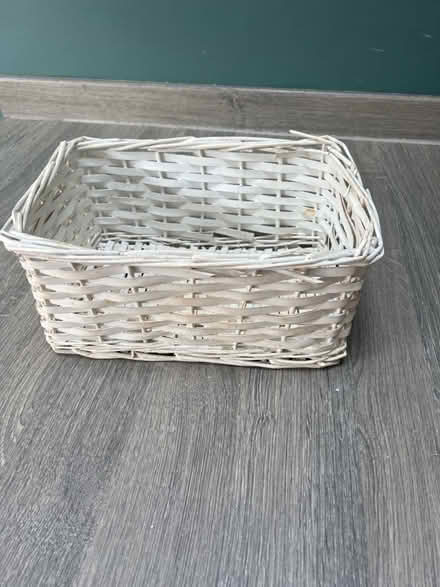 Photo of free White Wicker Storage basket. Good condition. (Southsea PO4) #1