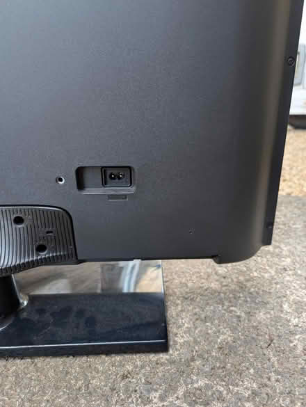Photo of free Samsung TV 32 inch (Langport TA10) #2