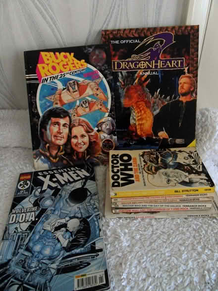 Photo of free Old sci-fi books/annuals (Langley SL3) #1