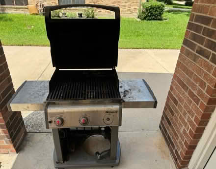 Photo of free Weber gas grill (Central The Woodlands) #3