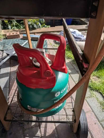Photo of free Gas barbecue with new grills (St Helens WA10) #2