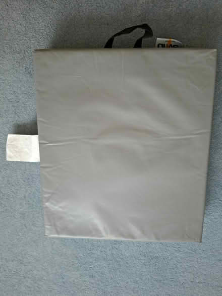 Photo of free Cushion (Welling DA16) #3