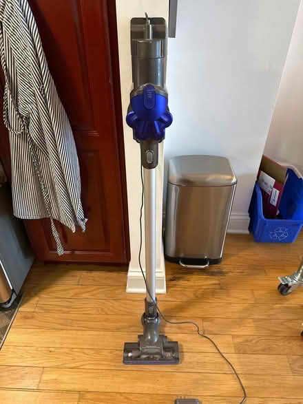 Photo of free Dyson cordless vacuum (Buffalo Grove, IL) #1
