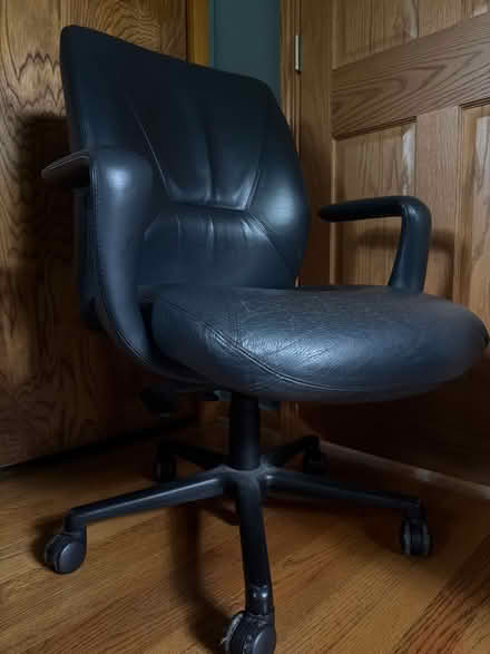 Photo of free Rolling Desk Chair (Roselle, Il) #3