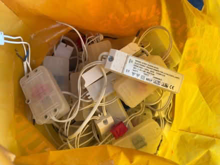 Photo of free 35 MR16 halogen bulbs with transformers (Croydon centre CR0) #2