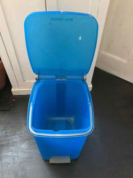 Photo of free Blue plastic bin. With handled lining bucket (Fairfield Park BA1) #3