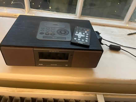 Photo of free Robert’s radio with aux and old old iPhone dock (Bloomfield BA2) #1