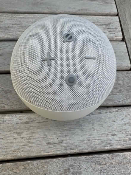 Photo of free Amazon echo dot white (Nr34 8bl) #2
