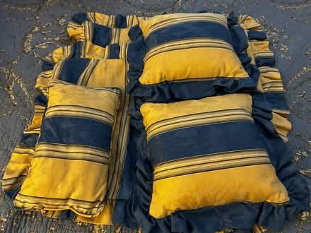 Photo of free Matching bed skirt, pillow shams, cushions (West End EH3) #2