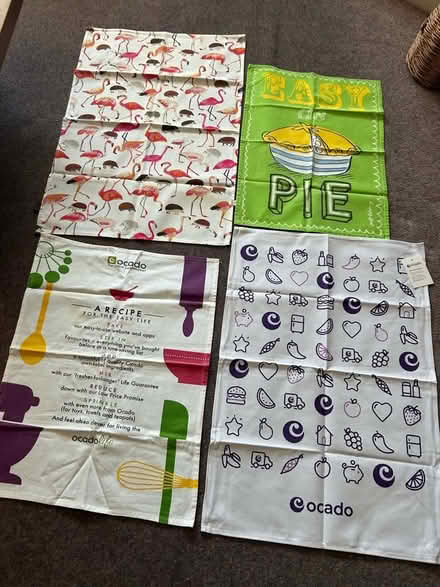 Photo of free 4x tea towels (Funtley PO17) #1