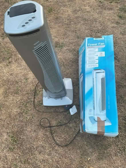Photo of free Working Tower Fan (Kennington OX1) #1