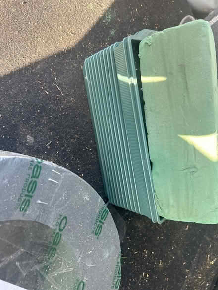 Photo of free Oasis trays and wreath (Thingwall CH61) #1