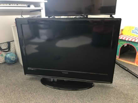 Photo of free 32 in non smart TV (Common Edge FY4) #1