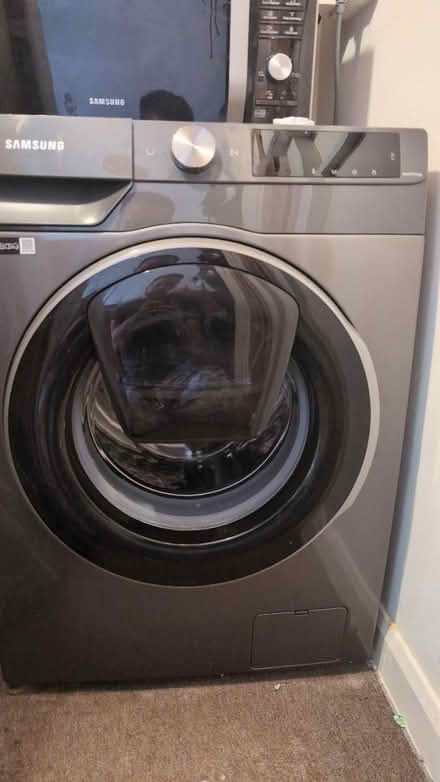 Photo of free faulty* 9 kg Samsung washing mach (Ockley RH5) #1