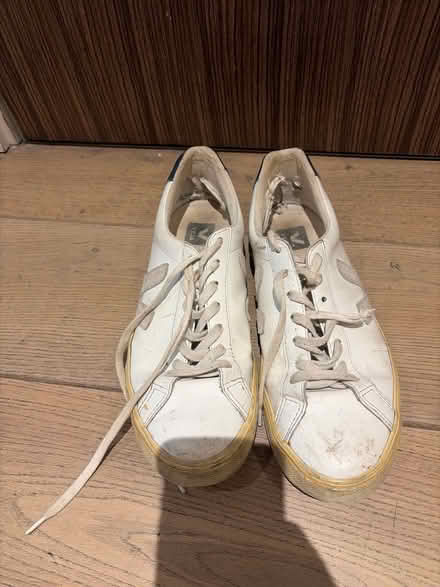 Photo of free Veja men’s sneakers size 7 (N7 - Barnsbury) #2