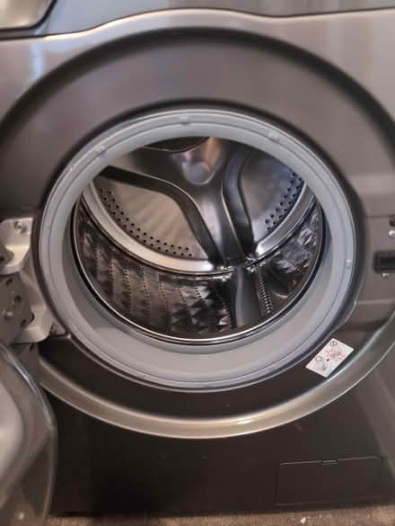 Photo of free faulty* 9 kg Samsung washing mach (Ockley RH5) #4
