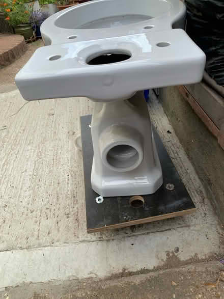 Photo of free X display toilet pan (Letchworth SG6) #2