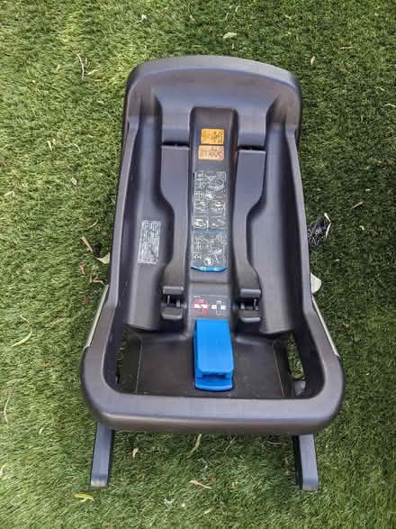 Photo of free Nuna pipa infant car seat (New Cross SE14) #2