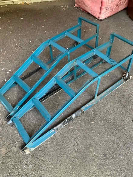 Photo of free 2x Vehicle maintenance Ramps metal (Trosnant NP4) #1