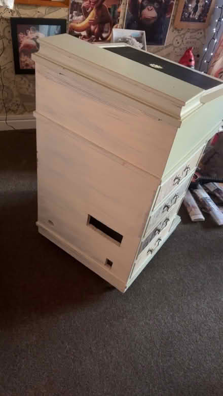 Photo of free Desk (Etruria ST5) #2