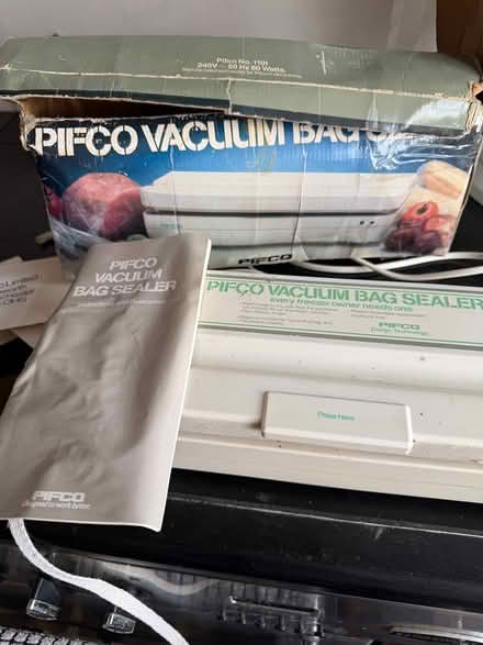 Photo of free Pifco vacuum bag sealer (Shirley, Croydon CR0) #3