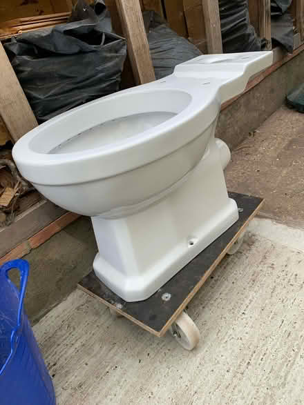 Photo of free X display toilet pan (Letchworth SG6) #1