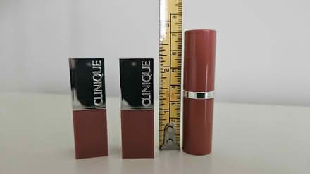 Photo of free Clinique lipstick samples (Epsom KT17) #2