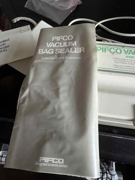 Photo of free Pifco vacuum bag sealer (Shirley, Croydon CR0) #2