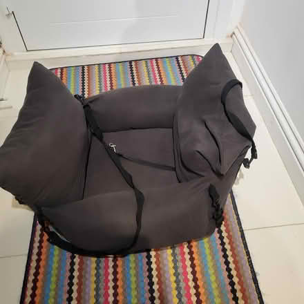 Photo of free Small soft carseat (Ox14 1he) #2