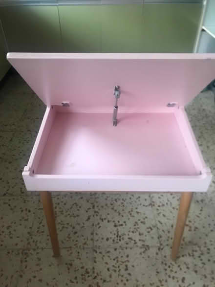 Photo of free Kids dressing table (Cockfosters EN4) #2